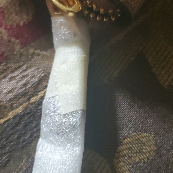 Coach brown  Hp 2024 zip around cc cash coin free Keychain gold from me - Picture 2 of 4